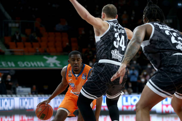 巴萨续约 巴萨续约