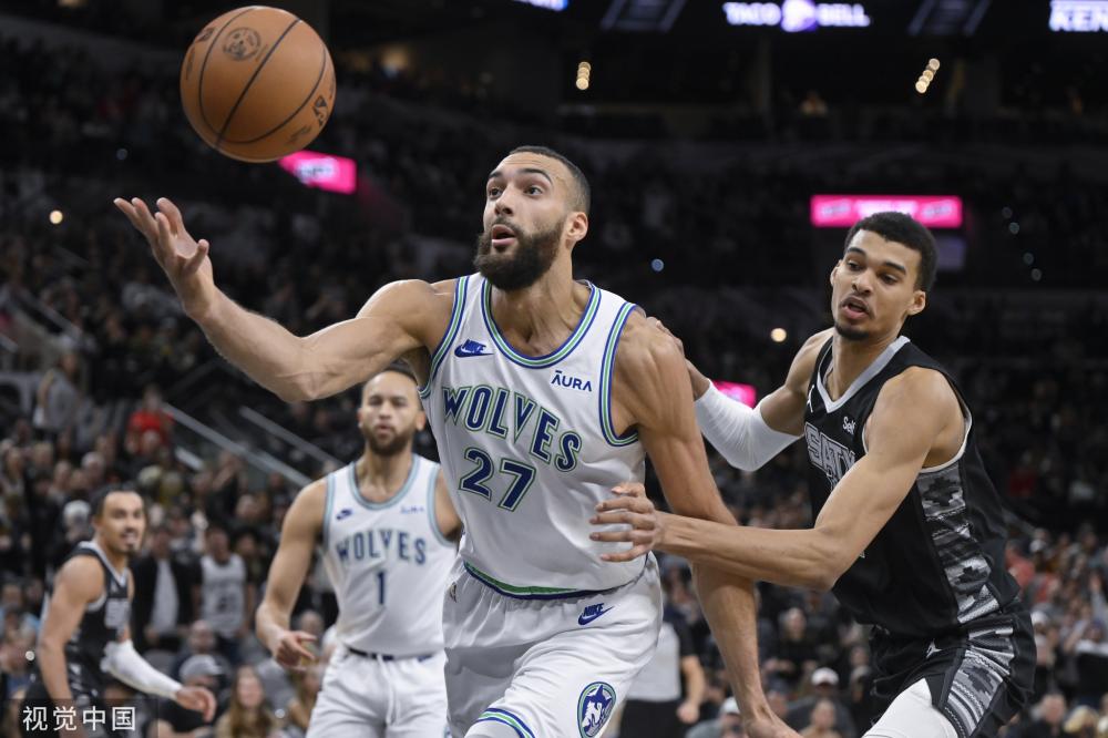 于通过积极 于通过积极